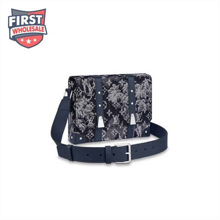 trunk messenger monogram canvas m57282