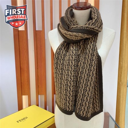 fendi new wool yarn scarf