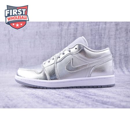 Jordan 1 Low SE Metallic Silver Unisex
